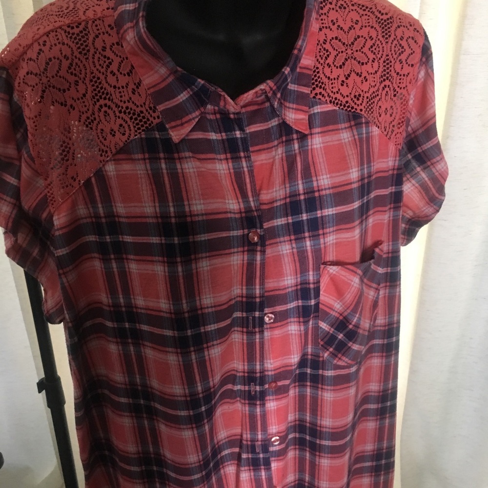 Kristin Nicole Short Sleeve Button Down Shirt. 3X